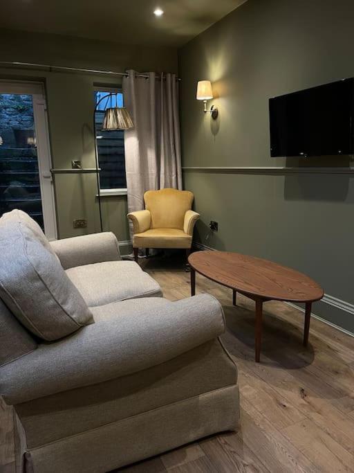 Peaceful Apartment In The Heart Of Frome Exterior photo